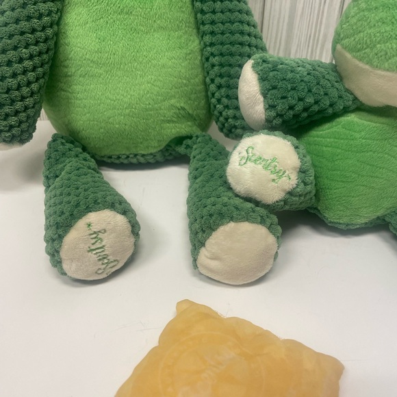 Scentsy Buddy Ribbert the Green Frog Plush Lot - Picture 2 of 5